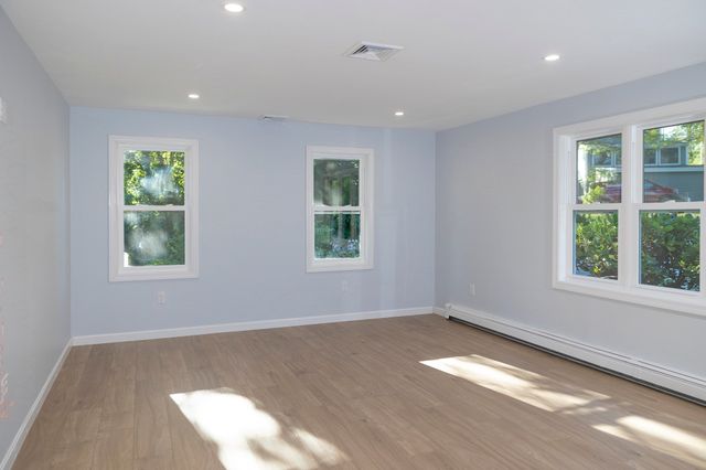 122 Leedham St 122, Attleboro, MA 02703