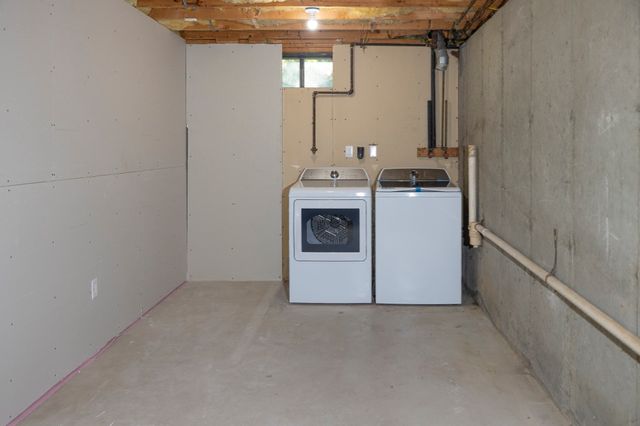 122 Leedham St 122, Attleboro, MA 02703