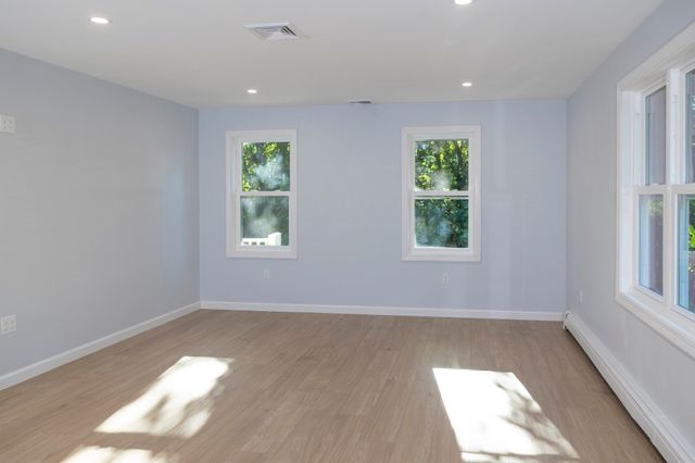 122 Leedham St 122, Attleboro, MA 02703