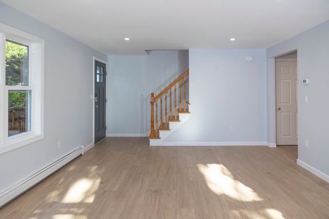 122 Leedham St 122, Attleboro, MA 02703