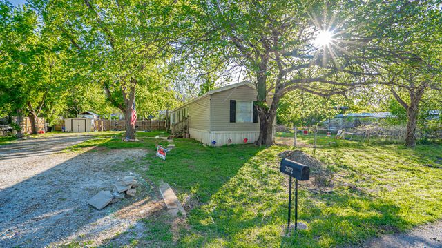3622 Brook Valley Street, Granbury, TX 76048