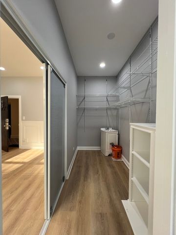 4427 N Seeley Avenue 105, Chicago, IL 60625