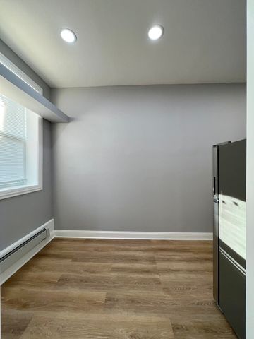 4427 N Seeley Avenue 105, Chicago, IL 60625