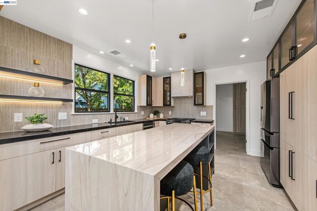 4073 Stanley Blvd, Pleasanton, CA 94566