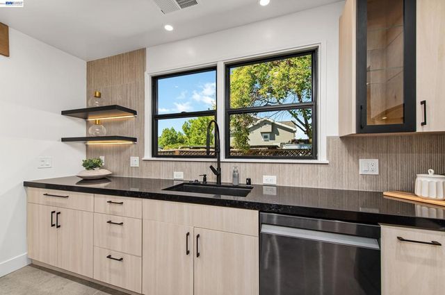 4073 Stanley Blvd, Pleasanton, CA 94566