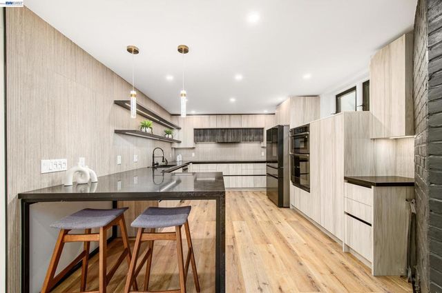 4073 Stanley Blvd, Pleasanton, CA 94566