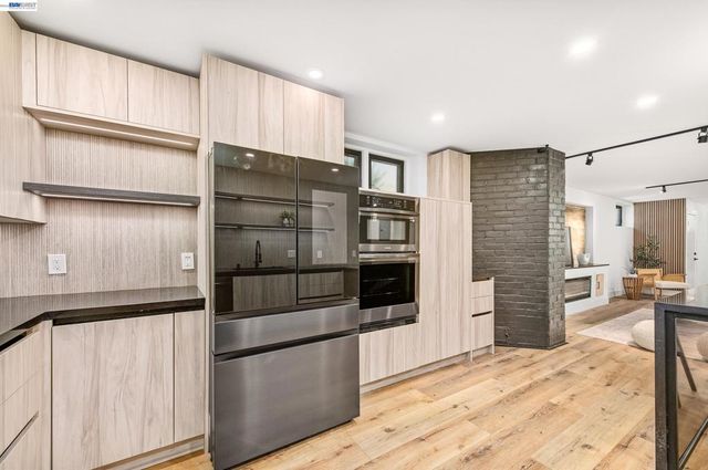 4073 Stanley Blvd, Pleasanton, CA 94566