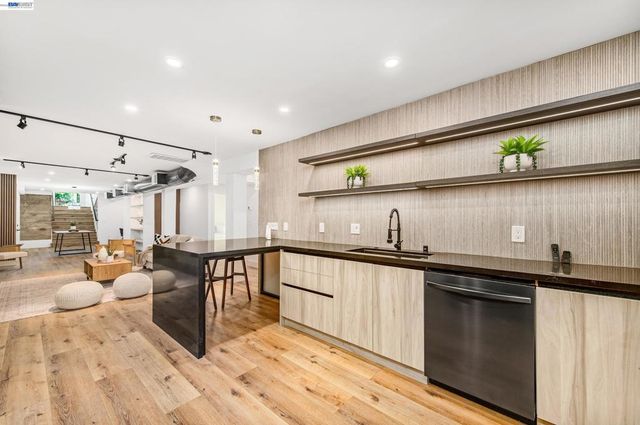 4073 Stanley Blvd, Pleasanton, CA 94566