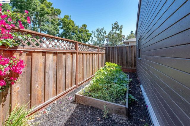 4073 Stanley Blvd, Pleasanton, CA 94566