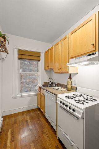 140 Huron Ave 7, Cambridge, MA 02138