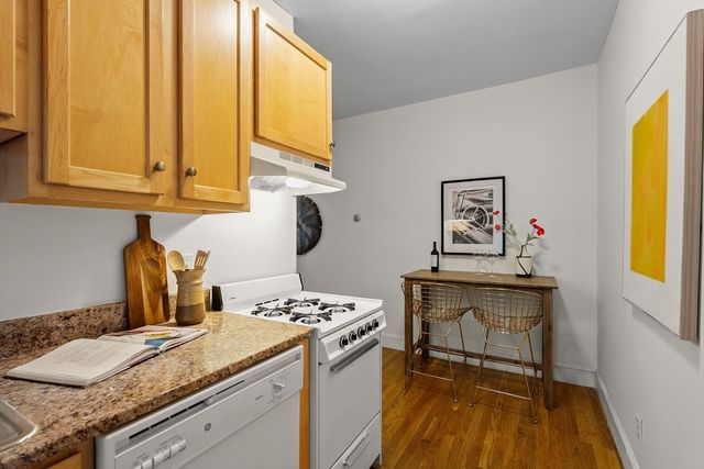140 Huron Ave 7, Cambridge, MA 02138