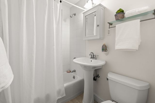 140 Huron Ave 7, Cambridge, MA 02138