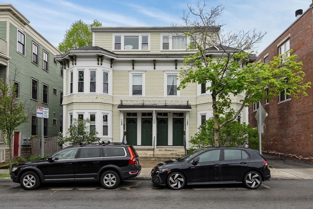 140 Huron Ave 7, Cambridge, MA 02138