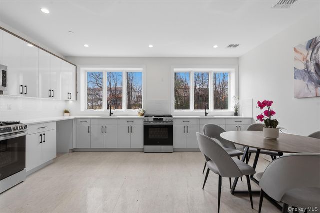 3 Valley Way 220, Spring Valley, NY 10977