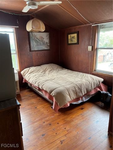 2111 Gardner CT, Alva, FL 33920