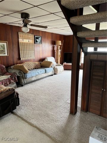 2111 Gardner CT, Alva, FL 33920