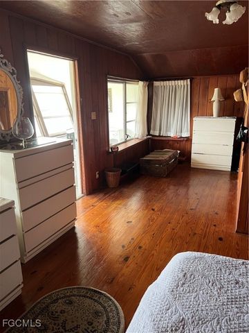 2111 Gardner CT, Alva, FL 33920