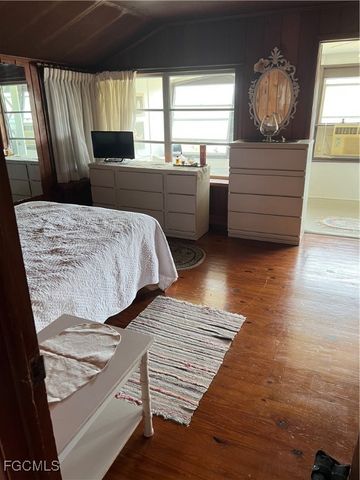 2111 Gardner CT, Alva, FL 33920