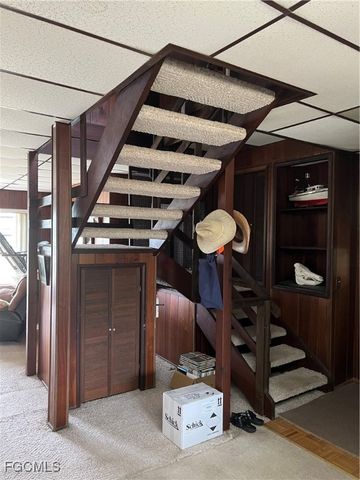 2111 Gardner CT, Alva, FL 33920