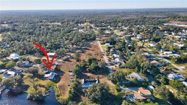 2111 Gardner CT, Alva, FL 33920