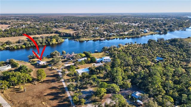 2111 Gardner CT, Alva, FL 33920