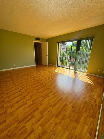 61 Lake Arbor Drive, Palm Springs, FL 33461