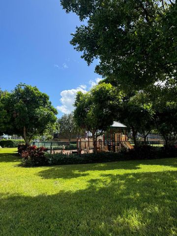 61 Lake Arbor Drive, Palm Springs, FL 33461