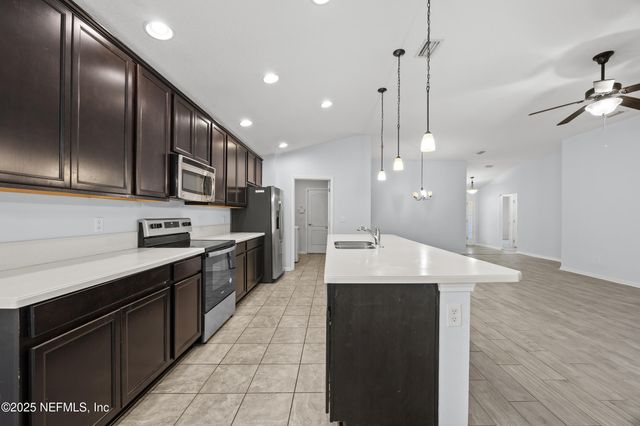 2772 BLUFF ESTATE Way, Jacksonville, FL 32226