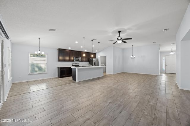 2772 BLUFF ESTATE Way, Jacksonville, FL 32226