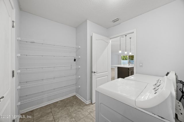 2772 BLUFF ESTATE Way, Jacksonville, FL 32226