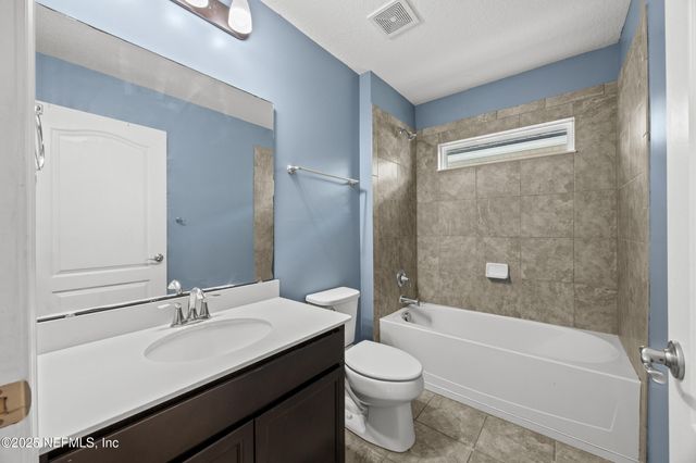 2772 BLUFF ESTATE Way, Jacksonville, FL 32226