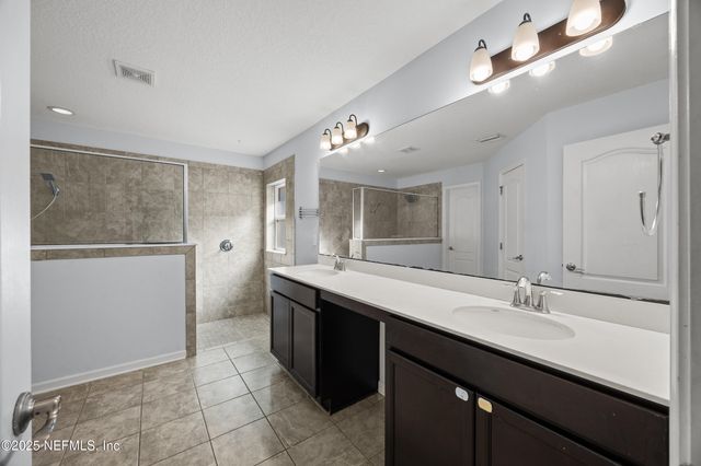 2772 BLUFF ESTATE Way, Jacksonville, FL 32226