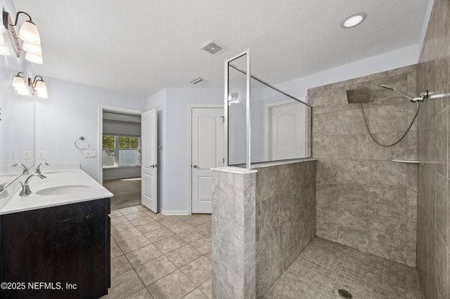 2772 BLUFF ESTATE Way, Jacksonville, FL 32226