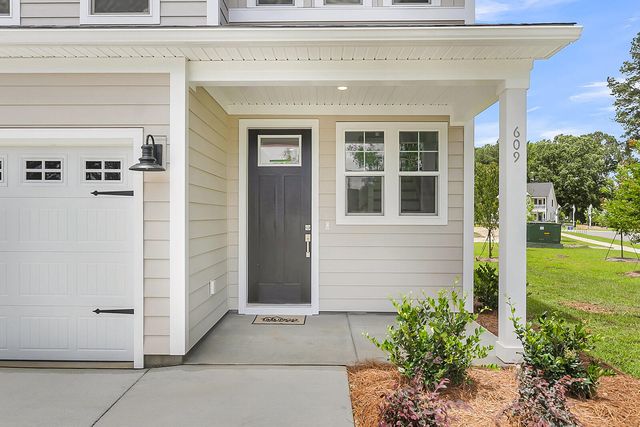 609 Crosswick Street, Summerville, SC 29483