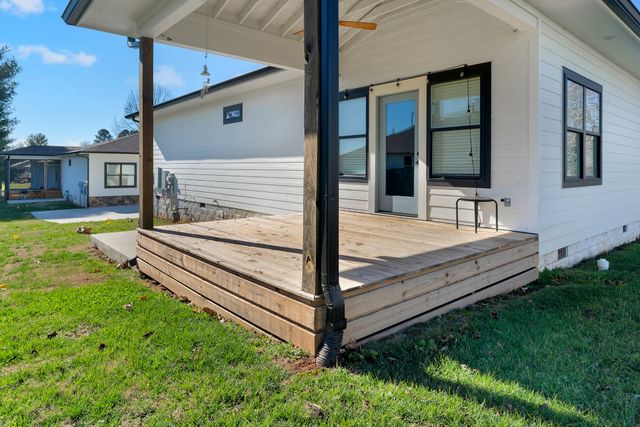 65 Duncan Ln, Winchester, TN 37398