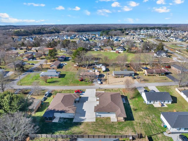 65 Duncan Ln, Winchester, TN 37398