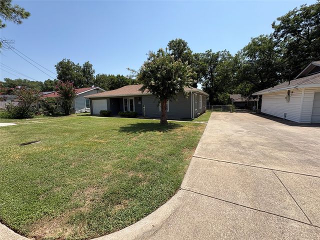 705 Vine Street, Euless, TX 76040