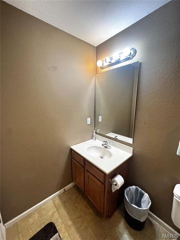 215 Settlers Pass, Waynesville, MO 65583