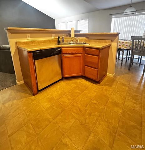 215 Settlers Pass, Waynesville, MO 65583