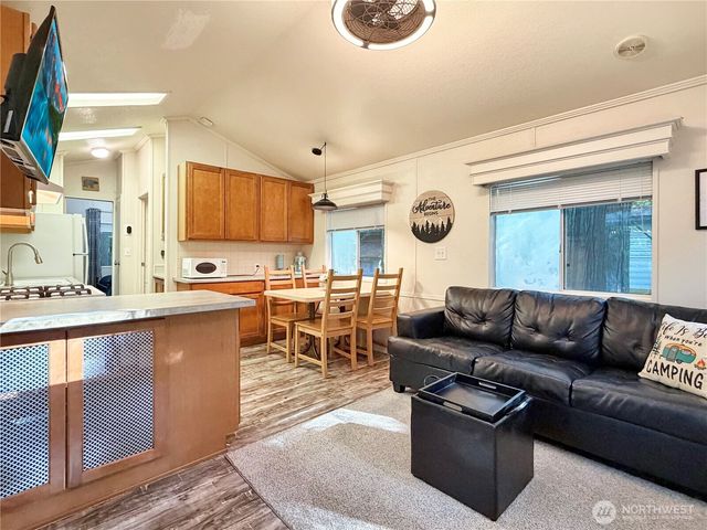 150 5 Big River Boulevard W, Deming, WA 98244