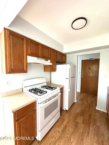 62 Stonehurst Boulevard G, Freehold, NJ 07728