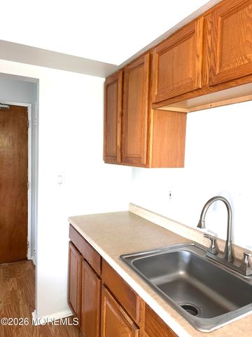 62 Stonehurst Boulevard G, Freehold, NJ 07728