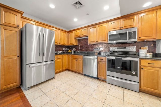 39 Fenton St 7, Boston, MA 02122