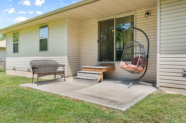 322 Sugar Lane, Clever, MO 65631
