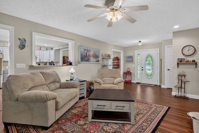 161 Ponder Ln, Smithville, TN 37166