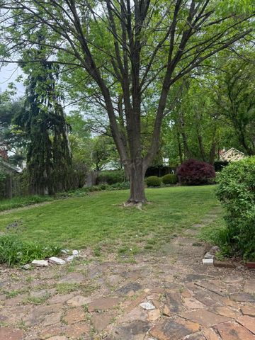 1140 S Weller Avenue, Springfield, MO 65804