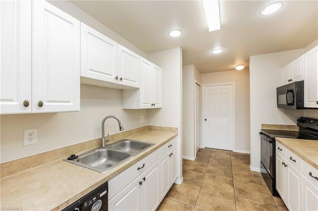 2607 30th ST SW, Lehigh Acres, FL 33976