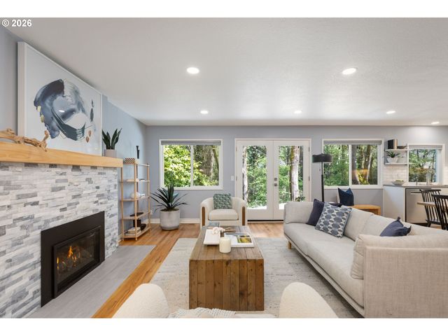 1899 COUNTRY CLUB Rd, Lake Oswego, OR 97034