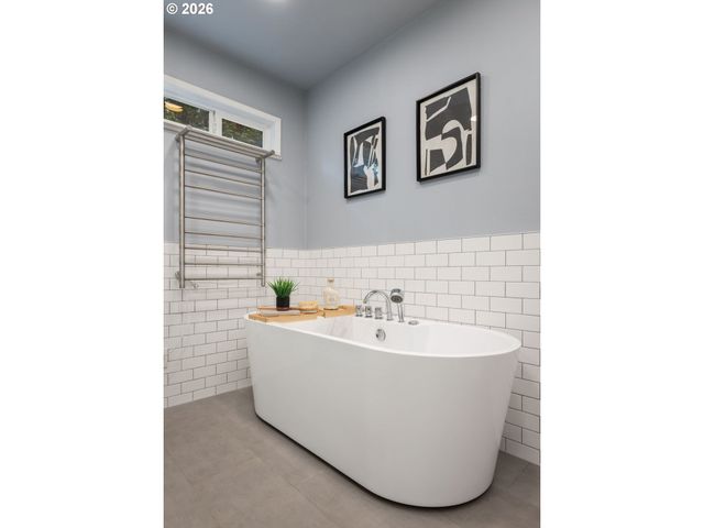 1899 COUNTRY CLUB Rd, Lake Oswego, OR 97034