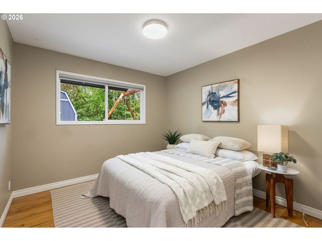 1899 COUNTRY CLUB Rd, Lake Oswego, OR 97034